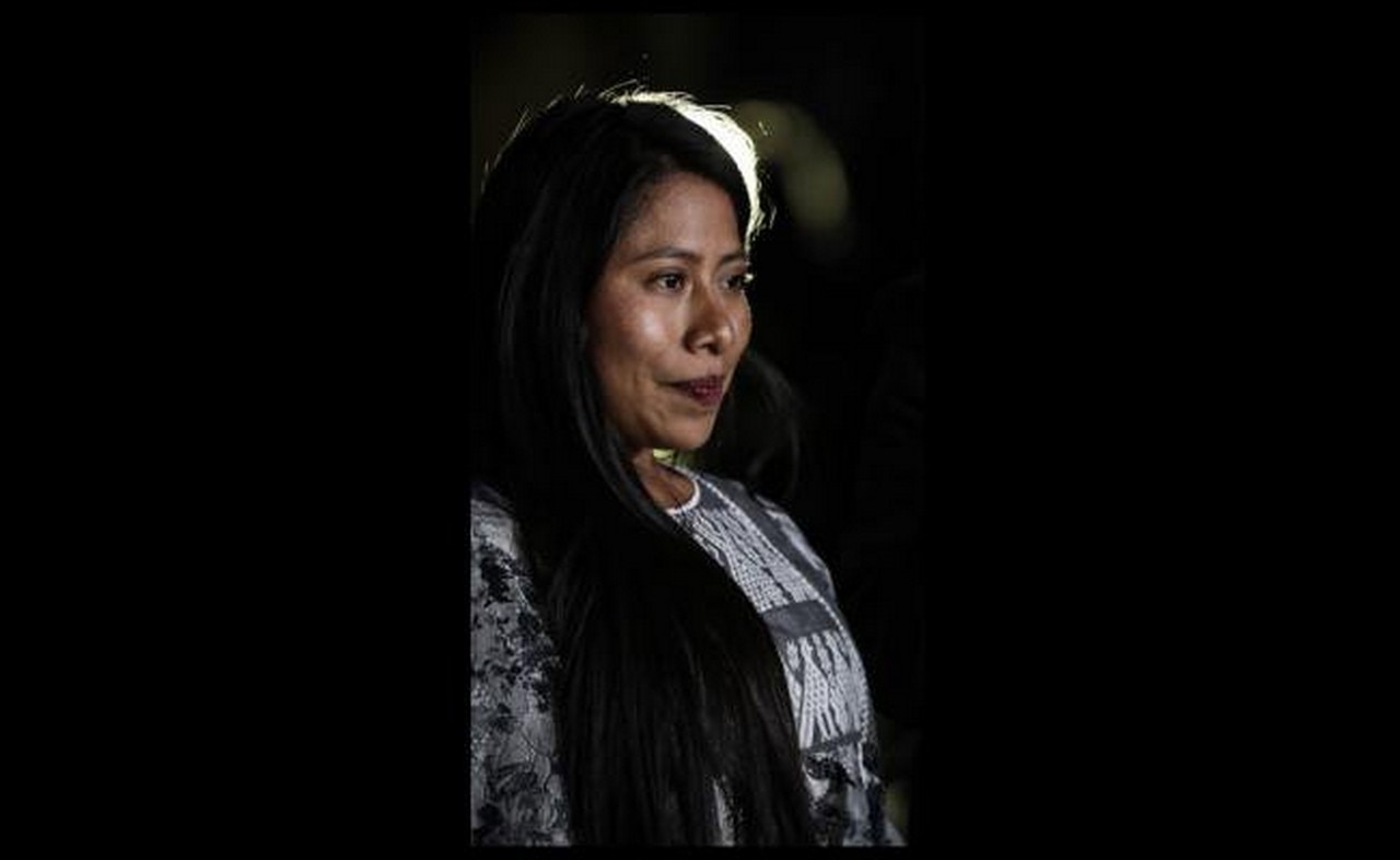  Yalitza Aparicio es portada de la revista Vogue