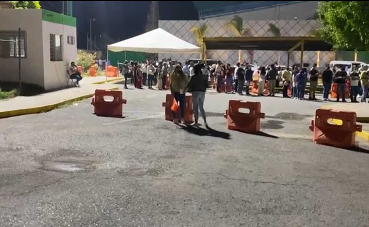 "Un caos": reportan deficiente servicio de Mi Taxi en la Fenapo; más de una hora fue el tiempo de espera. Foto: Nancy Lizet Hernández