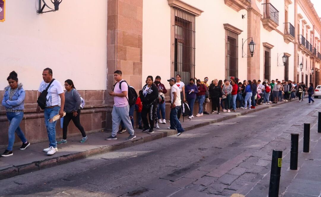 Potosinos soportaron frío por boletos gratis para concierto "Prófugos del Anexo". Fotos: Cortesía Sofía Ramírez