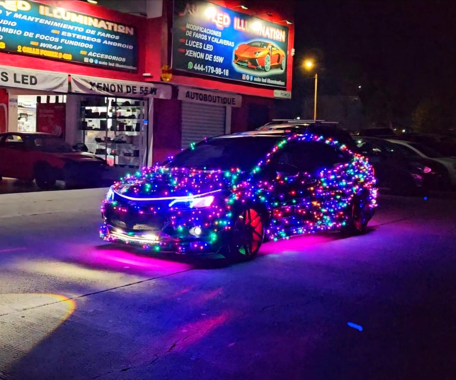 ¡Encienden la Navidad! Rodada de automóviles decorados este viernes en SLP. Foto:  Auto Led Illumination