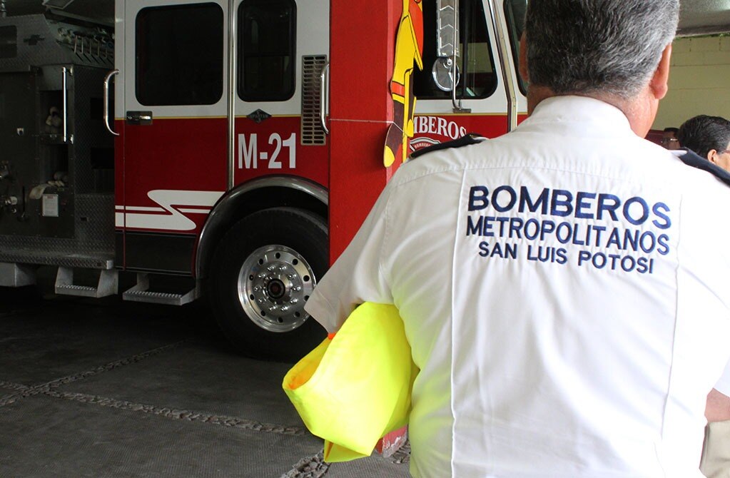 Bomberos capacitan a personal de empresas de zona industrial
