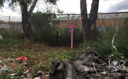 Colocan cruz en honor a Mitzi