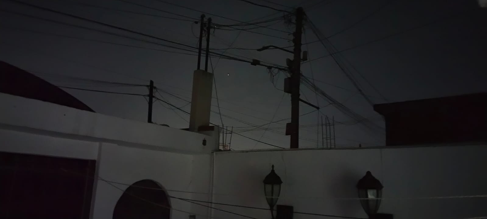 Reportan mega apagón en varios municipios de SLP