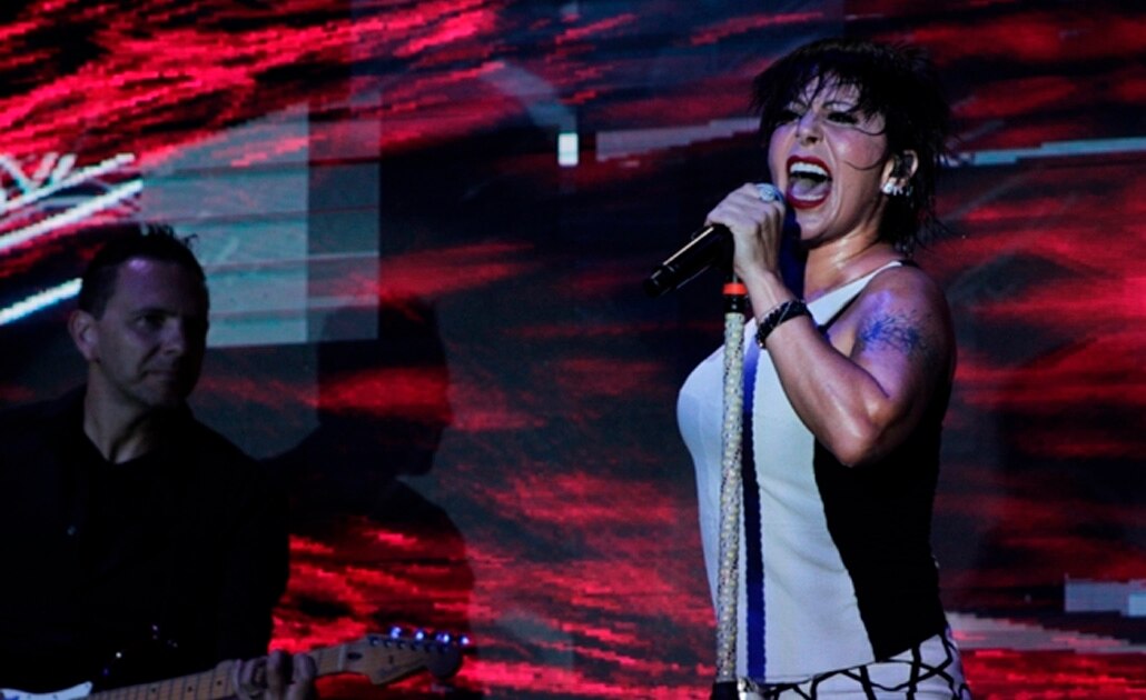 Alejandra Guzmán llora al cantar tema dedicado a Frida Sofía