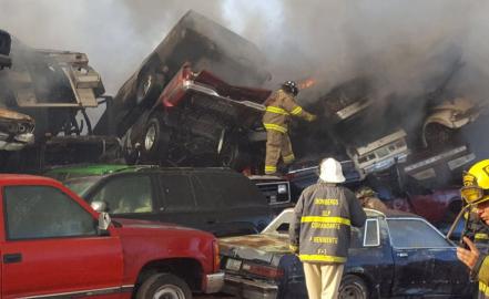 Se incendia pensión de grúas