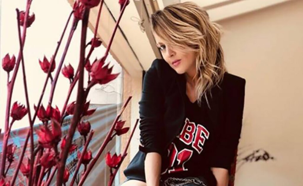 Fey modela con poca ropa