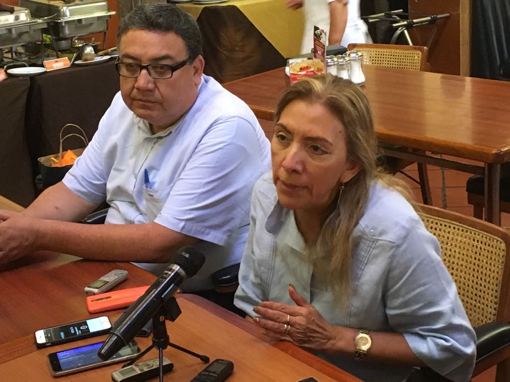 Se planta de nuevo el SITTGE afuera de Palacio de Gobierno