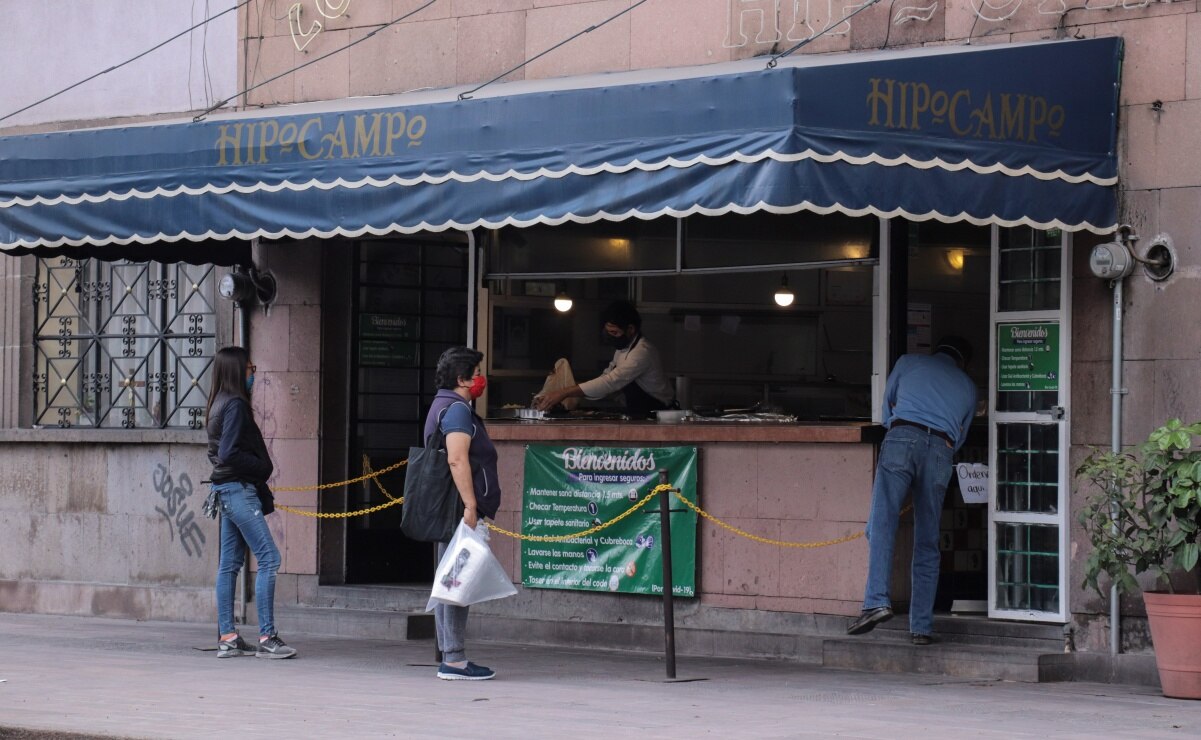 Pese a cierre por pandemia, locatarios del Centro de SLP acusan alza en cobro de luz