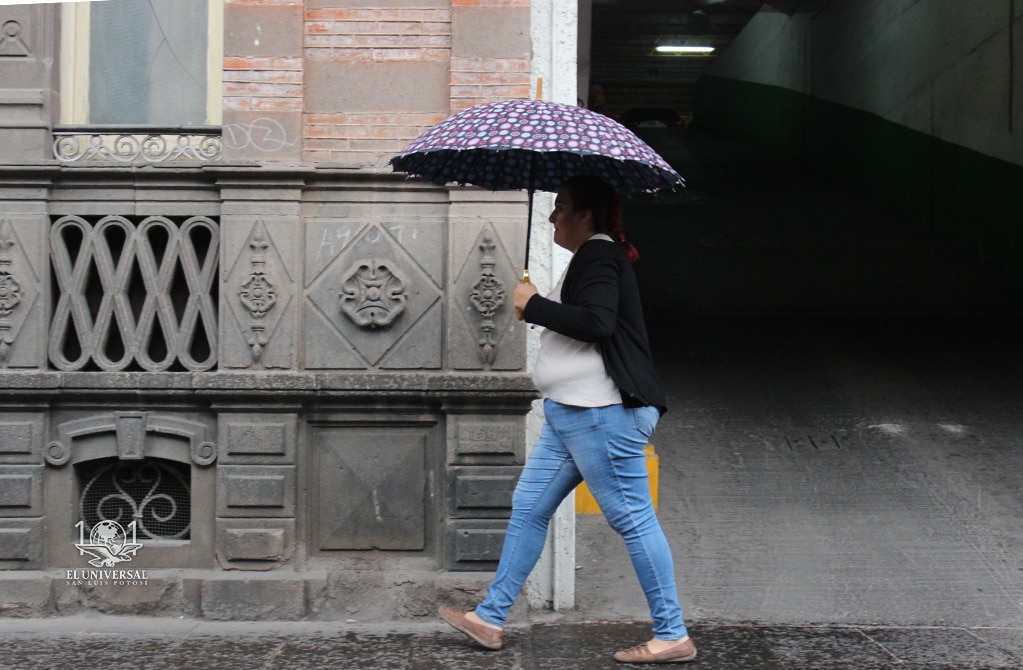 Prevén intervalos de chubascos para este viernes en SLP