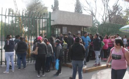 Inconformes se manifiestan por falta de recursos de programas federales