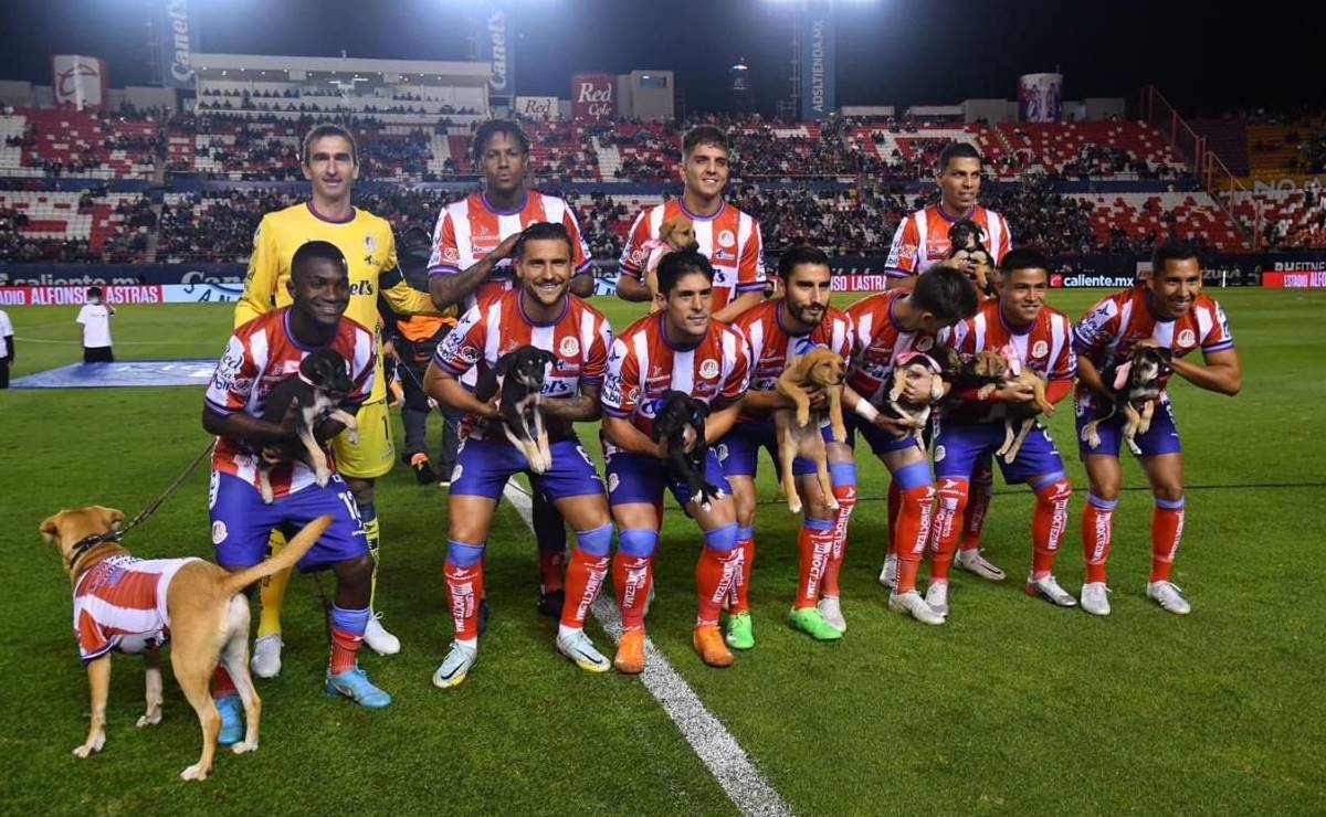 Atlético de San Luis y el Ayuntamiento de la capital fomentan la adopción responsable de mascotas