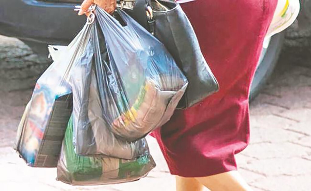 Por omisiones, reformarán ley que prohíbe entrega de bolsas plásticas en establecimientos 