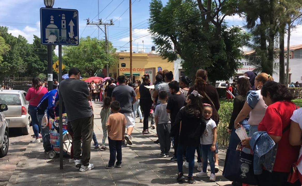 Entre música y llantos, menores de 5 a 8 años en SLP se vacunan contra el Covid-19