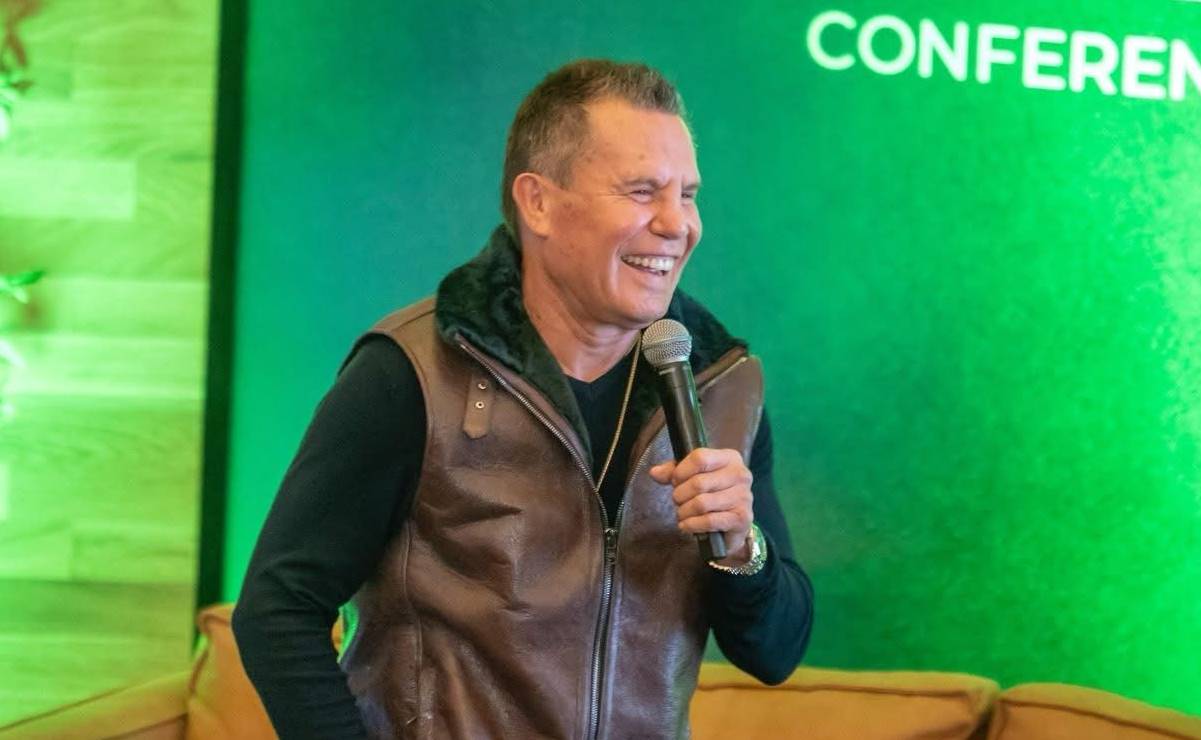 Julio César Chavez lleva a cabo una gira de conferencias para compartir su experiencia de vida. Foto: Especial