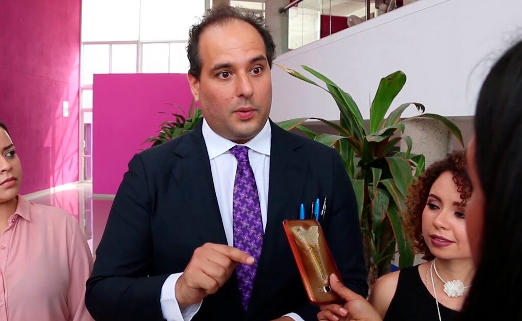 Adrián Esper, edil independiente aparece en foro para Morenistas