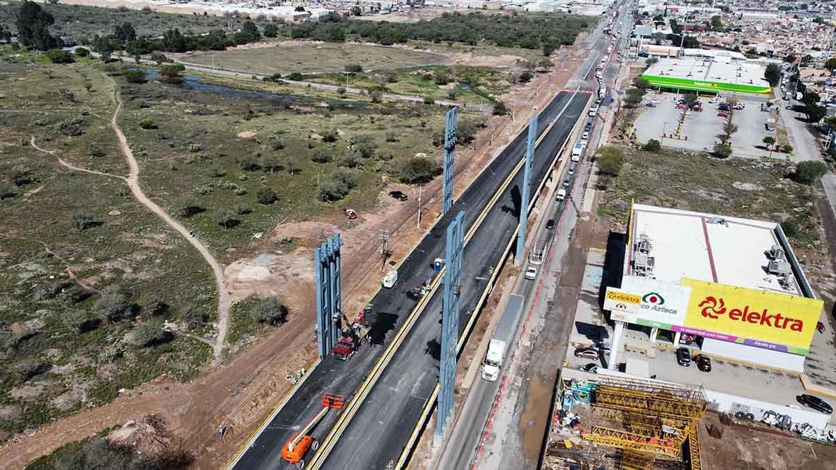 Puente atirantado de la calle 71 en SLP será entregado en febrero; Seduvop reconoce retraSO: Foto: Especial