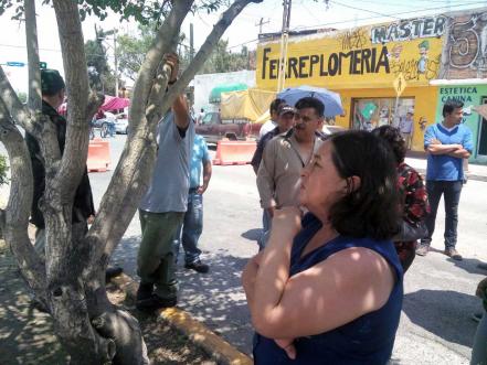 Comerciantes detienen arranque de obra en Himno Nacional