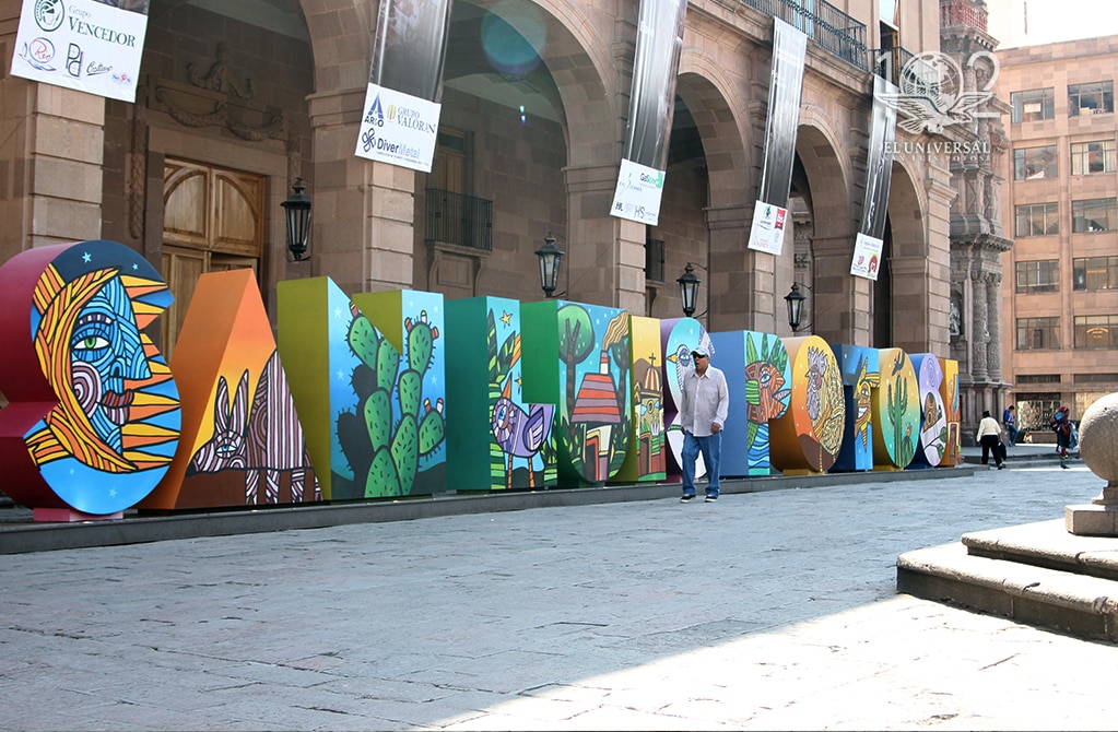 Turistas abarrotan Centro Histórico