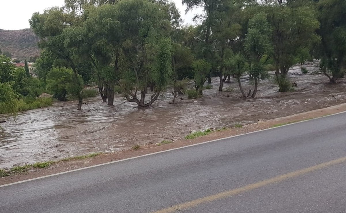 Lluvias de ayer en la capital potosina sólo provocaron cierres viales: PC