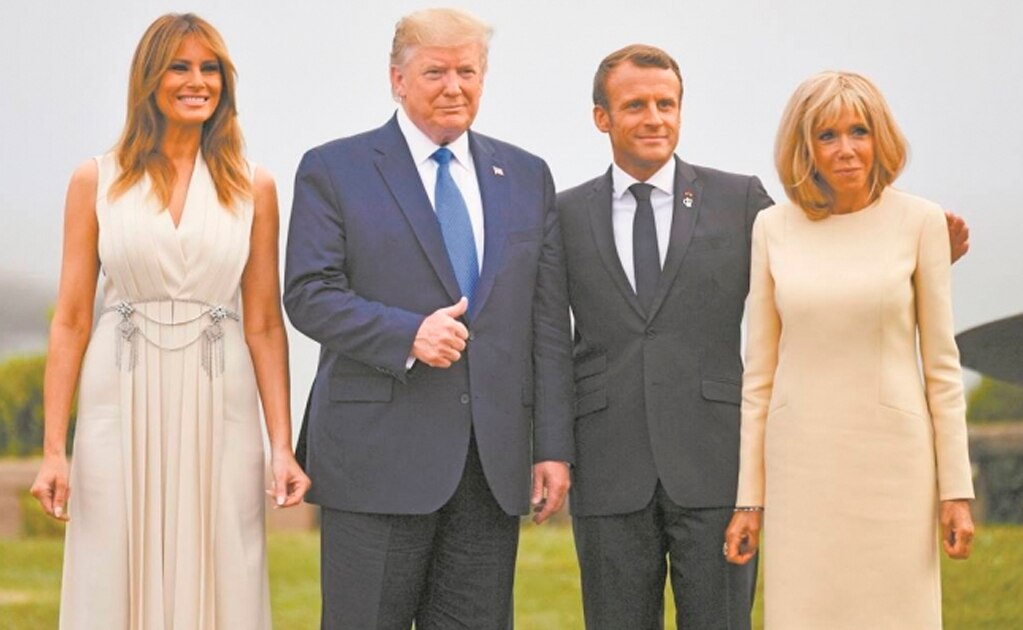 La primera dama estadounidense, Melania Trump; el presidente Donald Trump; el mandatario de Francia, Emmanuel Macron, con su esposa, Brigitte Trogneux, ayer durante el inicio de la cumbre del G7 en Biarritz. Foto/NEIL HALL. EFE