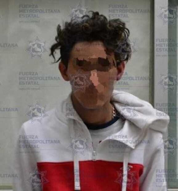 Roban caja fuerte, huyen en taxi y los detienen