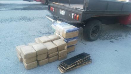 Confiscan 190 kilos de marihuana en entronque a Villa de Arista