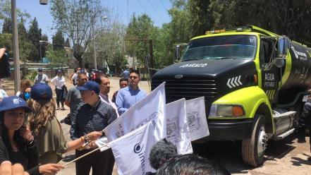 Ponen en operación tres nuevas pipas de agua en capital potosina