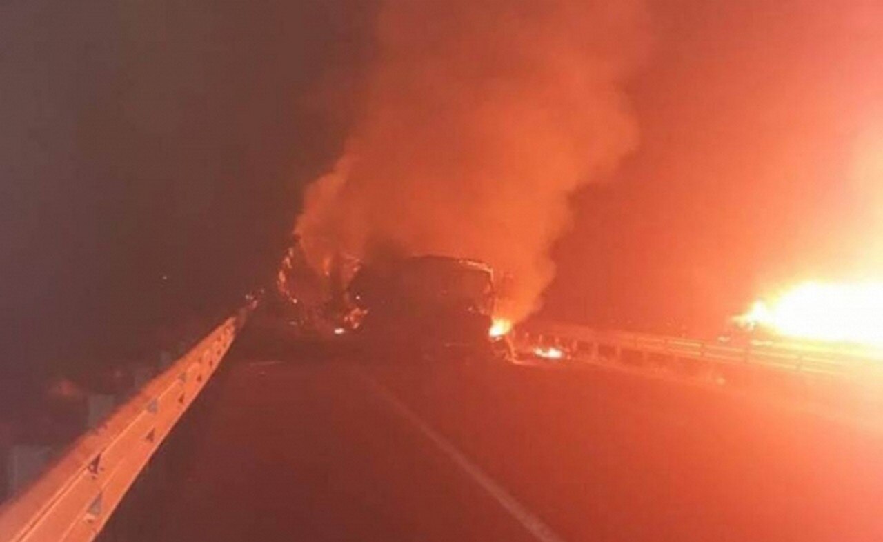 Suspenden clases en 12 escuelas de Guanajuato por bloqueos carreteros