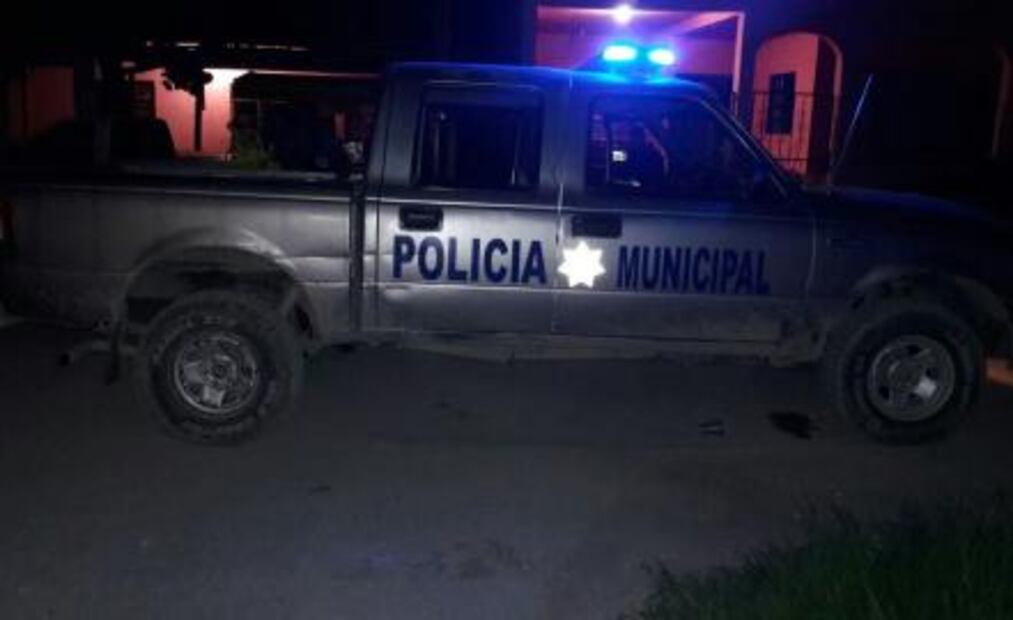 Balean patrulla de la Policía Municipal en Tamuín, dos lesionados