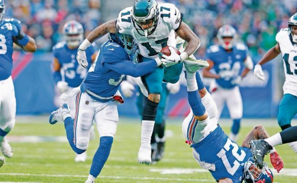 Jeffery (arriba) es receptor; Gilmore, cornerback (FOTOS: USA TODAY SPORTS Y AP