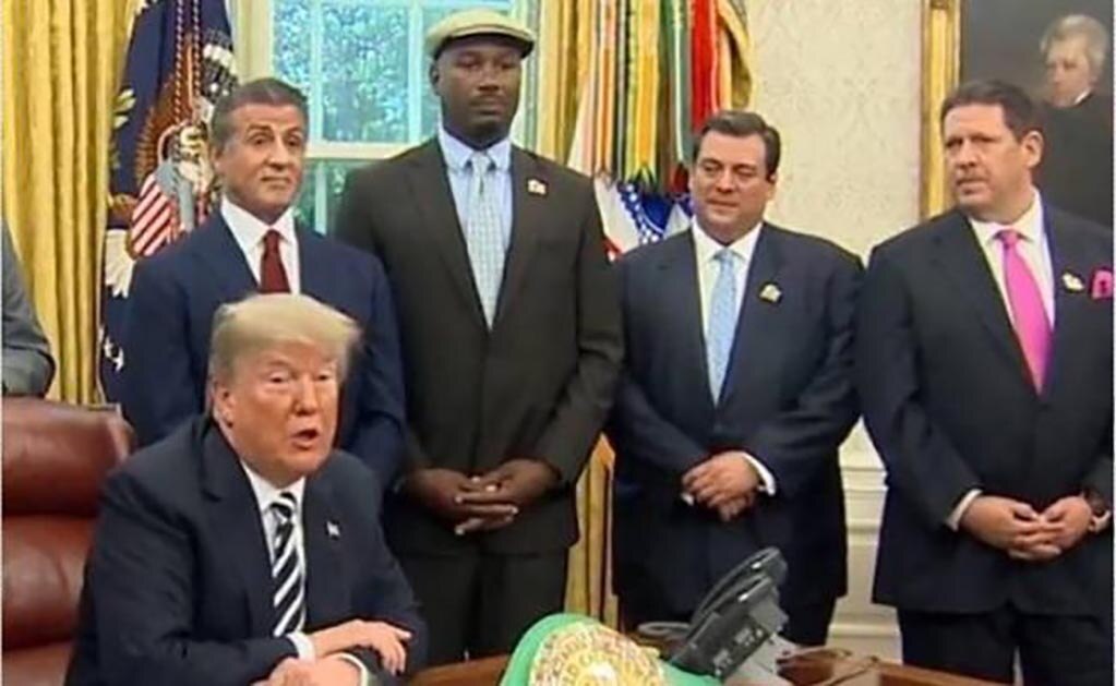 Sylvester Stallone, Lennox Lewis, Mauricio y Héctor Sulaimán y Donald Trump. Foto: Cortesía Mauricio Sulaimán