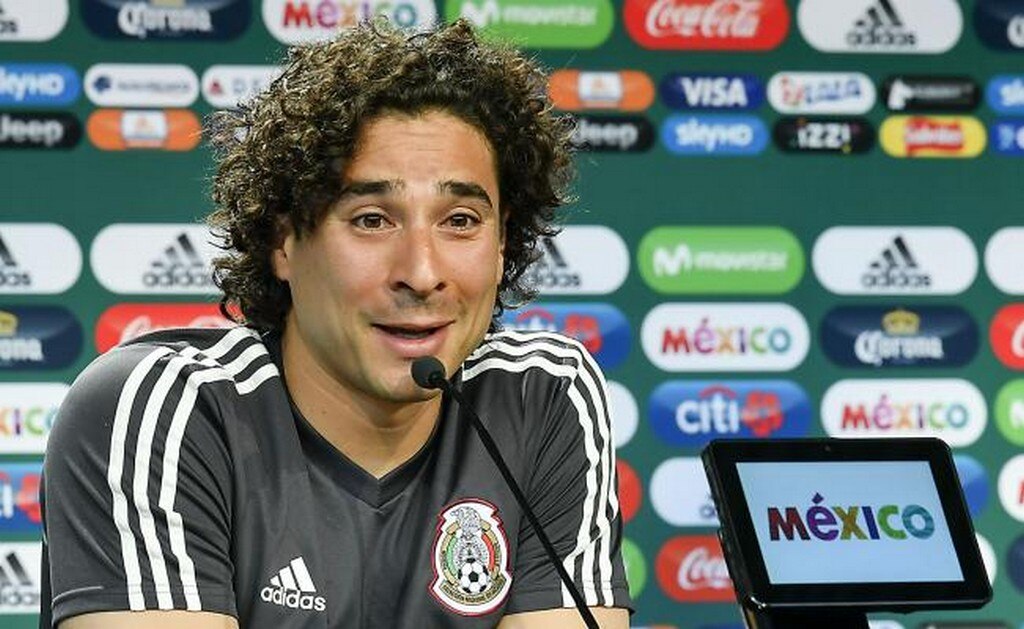 Guillermo Ochoa luce nuevo look