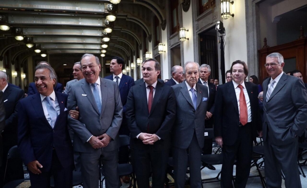  Presenta AMLO a empresarios Consejo para el Fomento a la Inversión