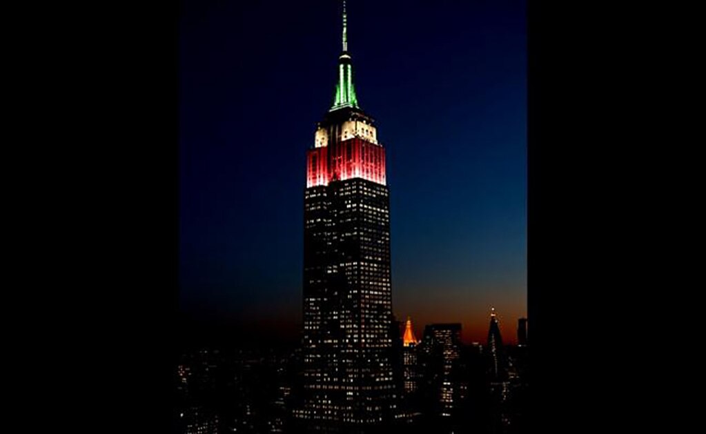 Iluminan el Empire State con los colores de la bandera de México