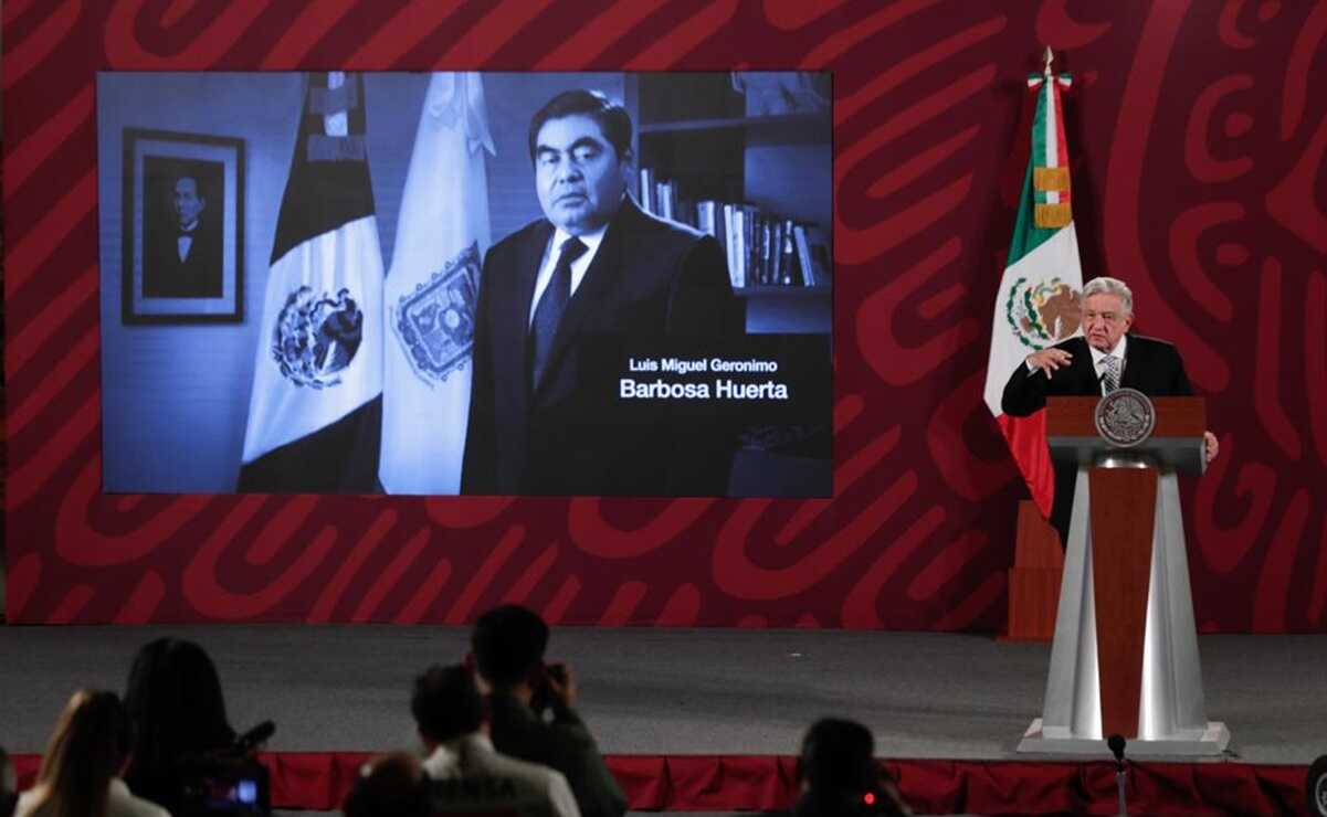 De Miguel Barbosa salió la idea de convocar a la marcha en defensa la 4T, revela AMLO. Foto: Diego Simón Sánchez