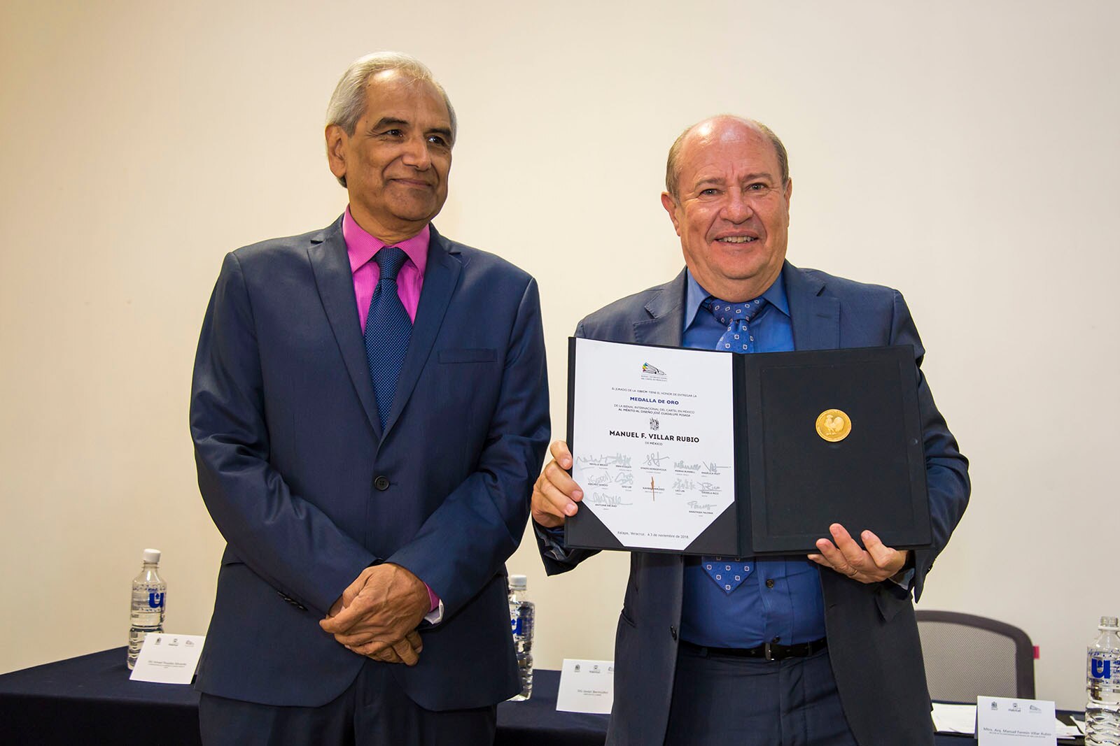 Rector de la UASLP recibe medalla a la excelencia