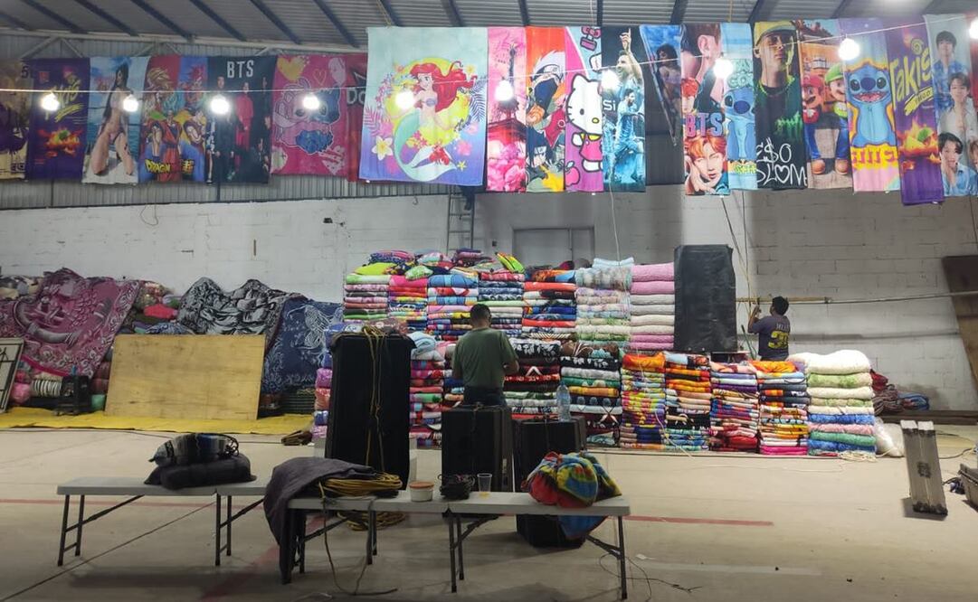 ¡Aprovecha! Gritones rematarán productos tras concluir la Fenapo. Foto: Regina Arellano