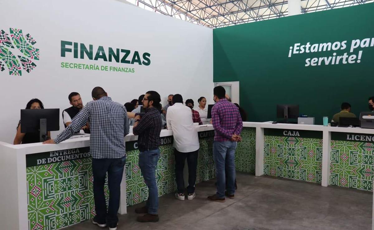 Potosinos hacen fila desde las 4 de la mañana para obtener licencia de conducir gratuita. Fotos: Especiales