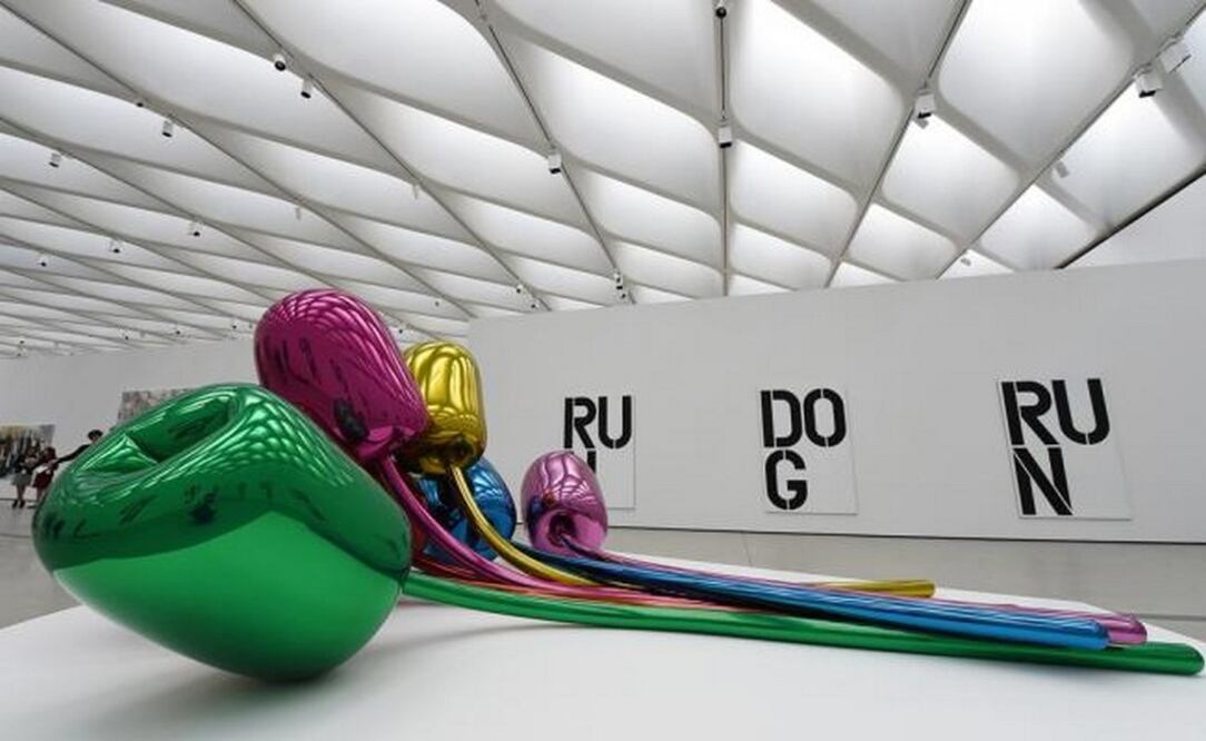 "Tulips, 1995-2004" de Jeff Koon. Foto: ROBYN BECK/AFP