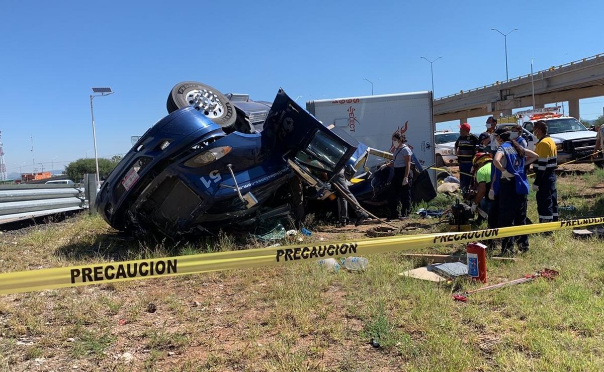 Vuelca tráiler sobre la carretera 57, se reporta un lesionado