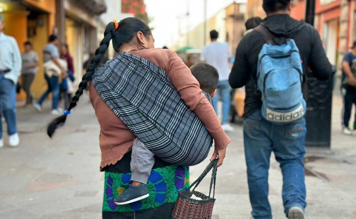 El rebozo, cargador tradicional mexicano que refuerza los lazos en la maternidad