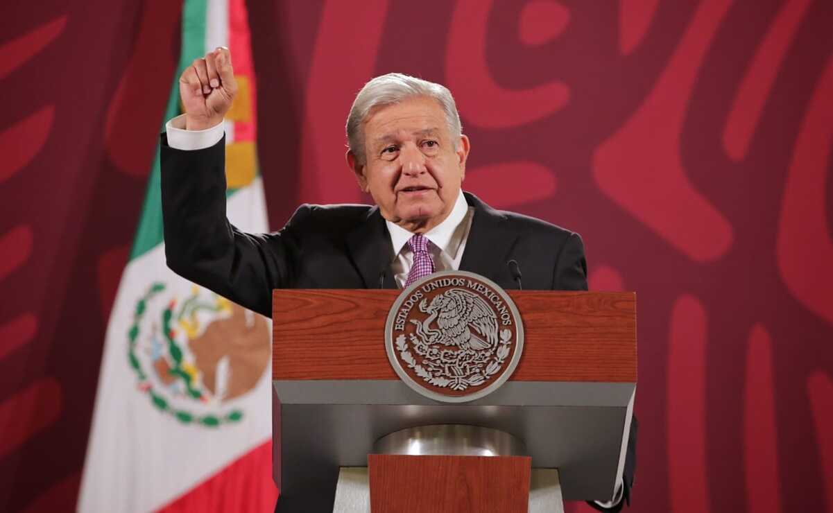 Ante reto de oposición de votar ya la reforma electoral, AMLO dice tener un “plan B”. Foto: Fernando Rojas