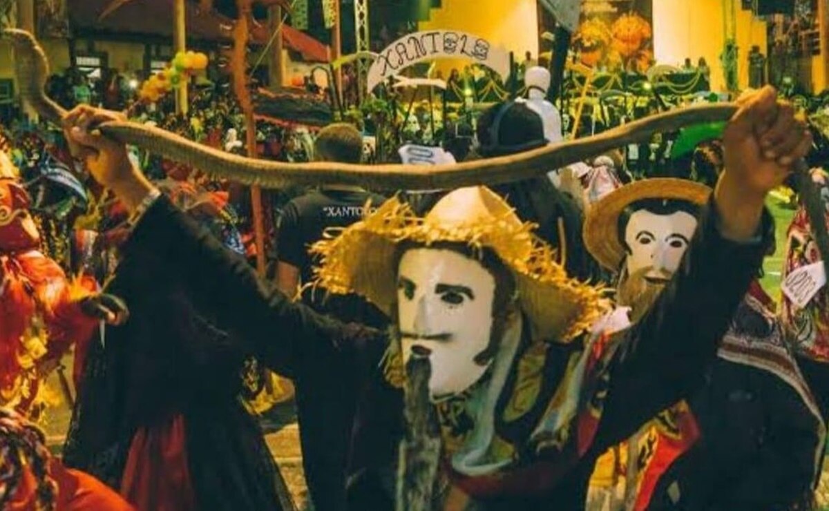 Comparsas de Xantolo piden se respeten sus ensayos en vía pública