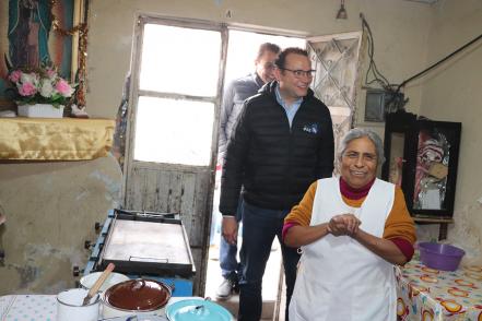 Firme entrega de apoyos del programa “hasta la cocina”
