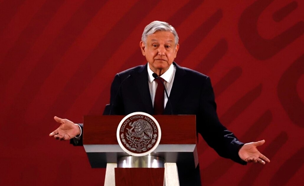 AMLO sostiene encuentro con comisionado de las Grandes Ligas de Beisbol