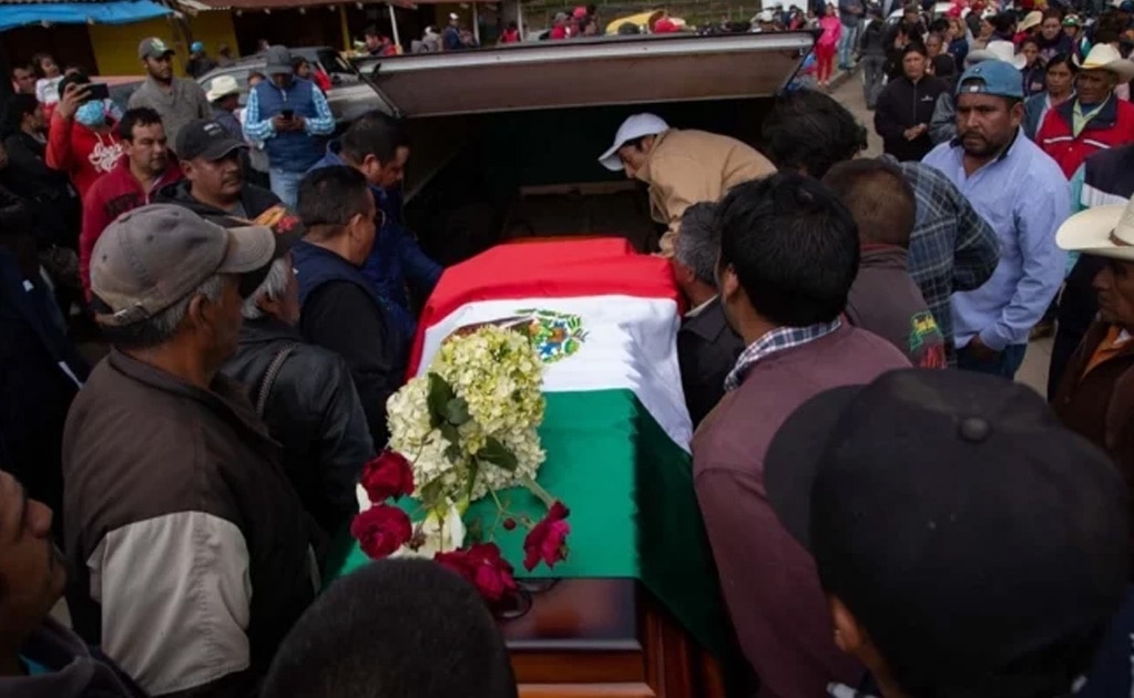 Rinden homenaje a Homero Gómez, activista defensor de la mariposa monarca