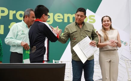 Con pólizas de seguro, Ricardo Gallardo garantiza atención medica a estudiantes de San Luis Potosí