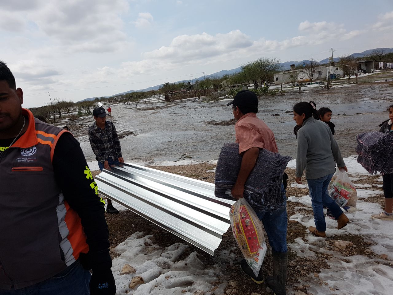 Reportan daños por tromba en Venado