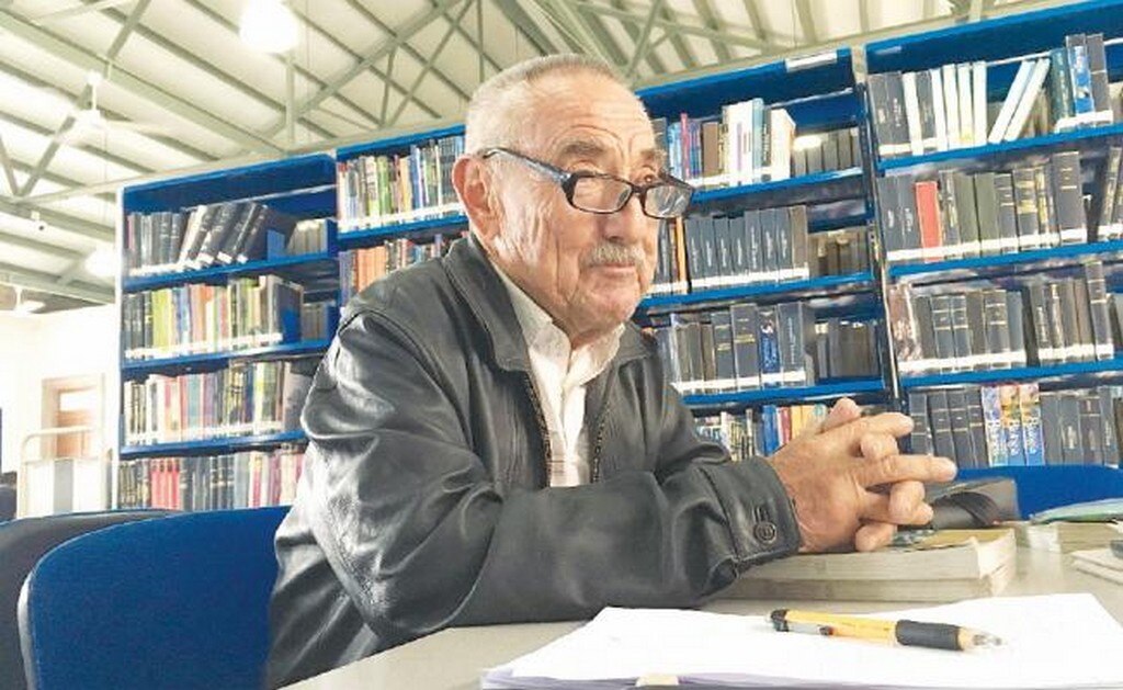 Manuel Foyo Rodríguez, El Profe, comenzó a impartir clases para ayudarse económicamente, después de que hace casi nueve años perdió su último empleo formal (SERGIO MARÍN. EL UNIVERSAL SLP)