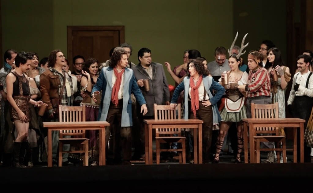 El tenor Jesús León y la mezzosoprano Cassandra Zoé Velasco protagonizan de la ópera "Los cuentos de Hoffmann" que hoy inicia temporada en el Palacio de Bellas Artes. Foto: Iván Stephens/ EL UNIVERSAL